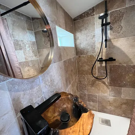 Avec Jacuzzi Prive